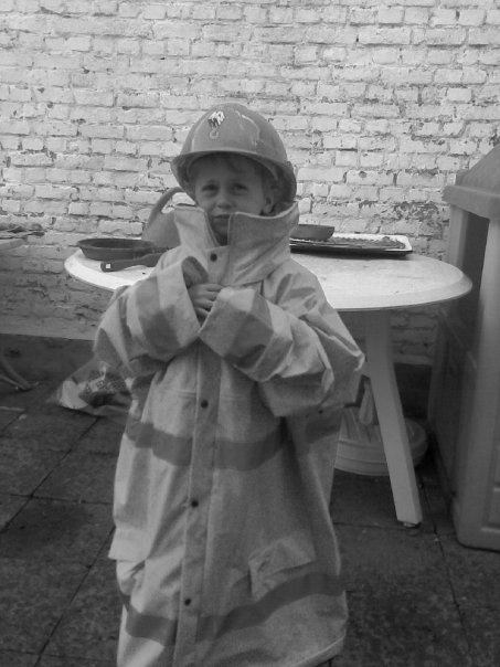 1937261_1g252674874128_4027820_n